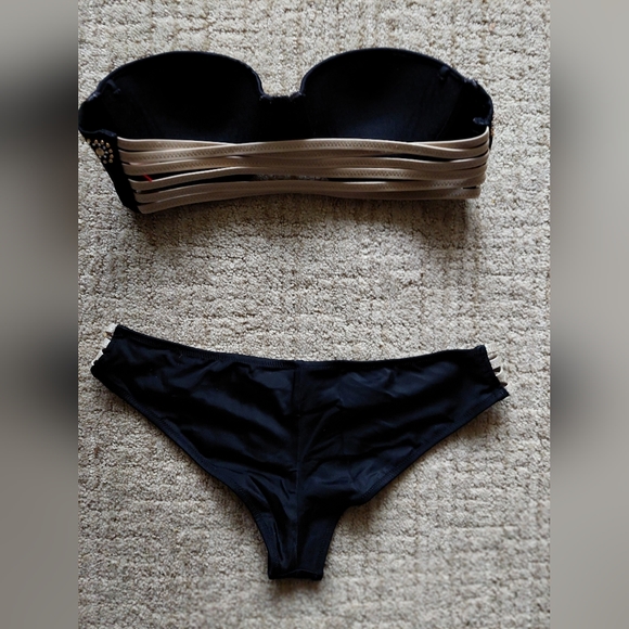 Victoria's Sectret Bikini - Picture 2 of 5